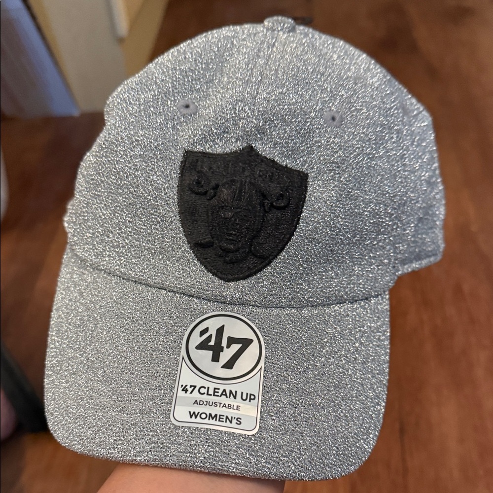 47 Women's Silver Glitter Cap